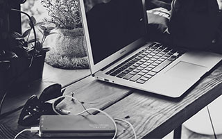 世界杯官方直播app-詹姆斯提前续约绝非担心未来，湖人反而大赚了一笔